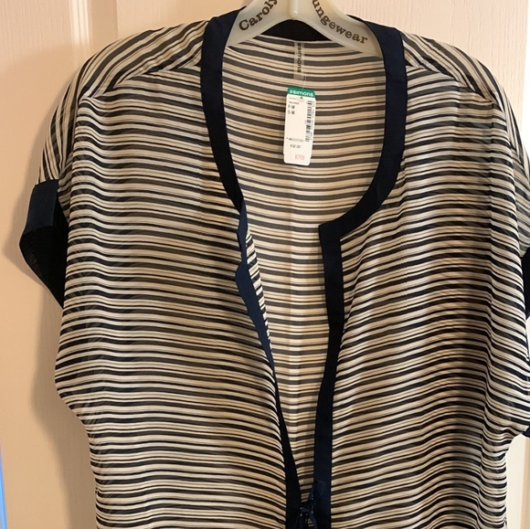 Blouse. Lightweight materials. Brand new. Size S - Picture 2 of 7